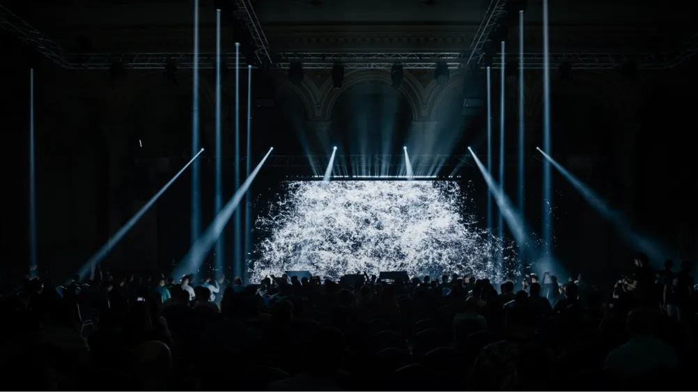 Stage presentation with lighting effects